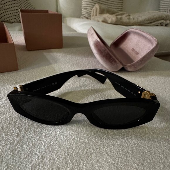 MIU MIU Sunglasses - Picture 6 of 10